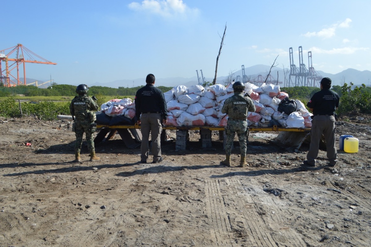 Incineran mil 600 kg de cocaína con valor de 423 mdp en Colima | Especial
