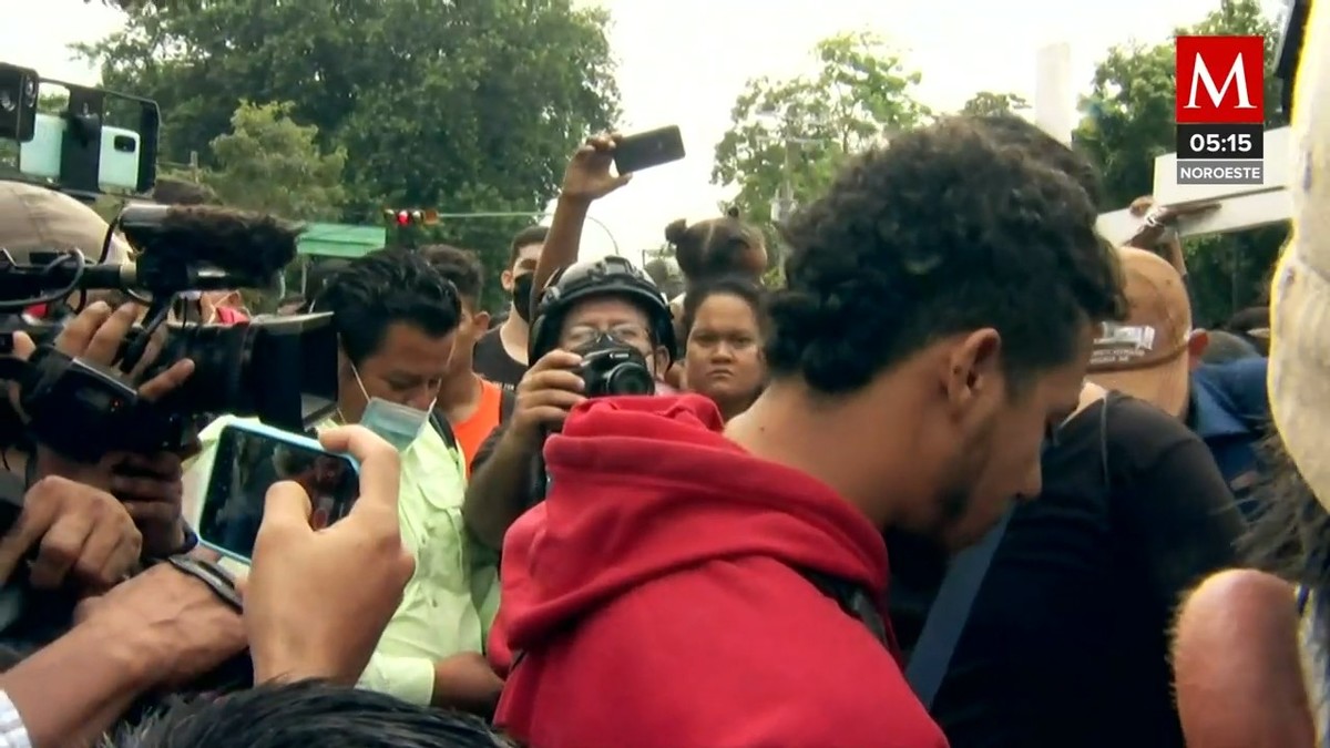 Migrantes se suturan los labios como protesta en Tapachula, Chiapas