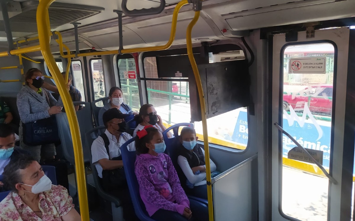 Reportan usuarios de transporte público mayor movimiento por regreso a clases en León