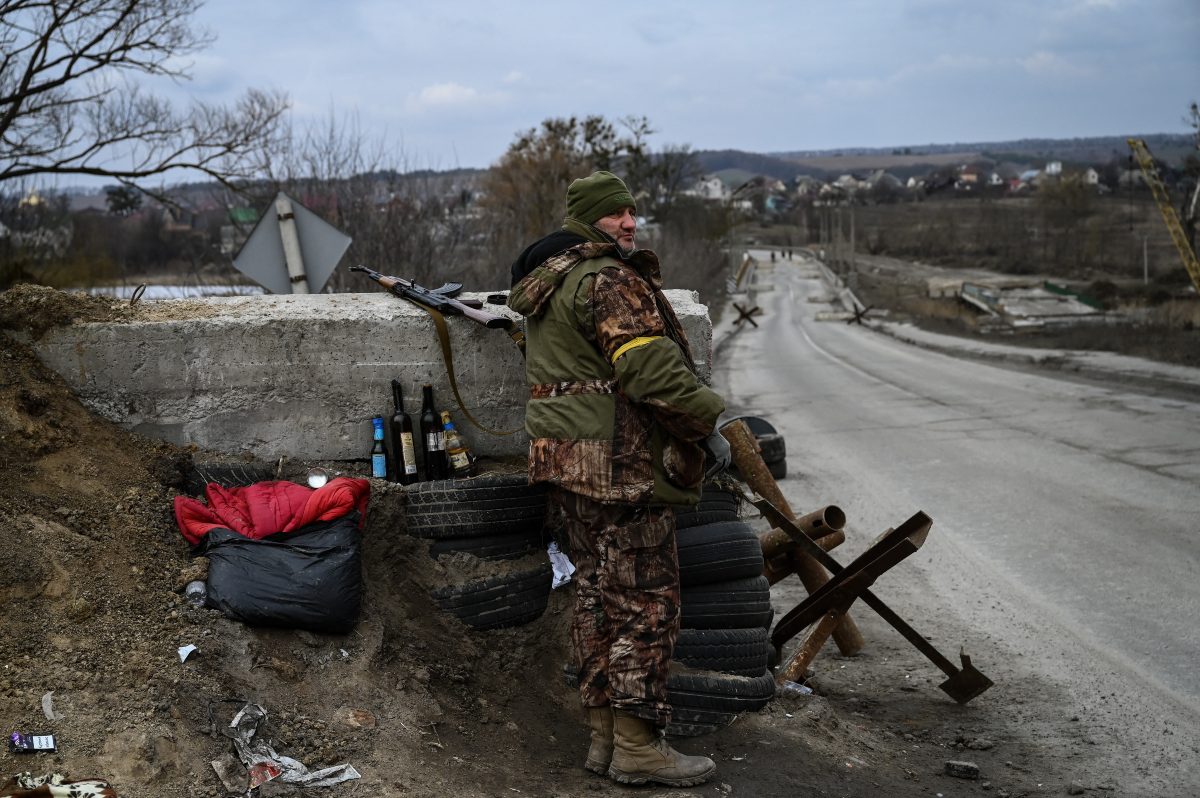 Soldados rusos continúan en Kiev. (AFP)
