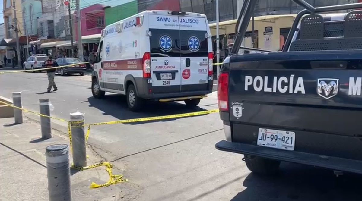 Ambulancia atropella a una mujer de 65 años en Guadalajara (Pablo Nulez)