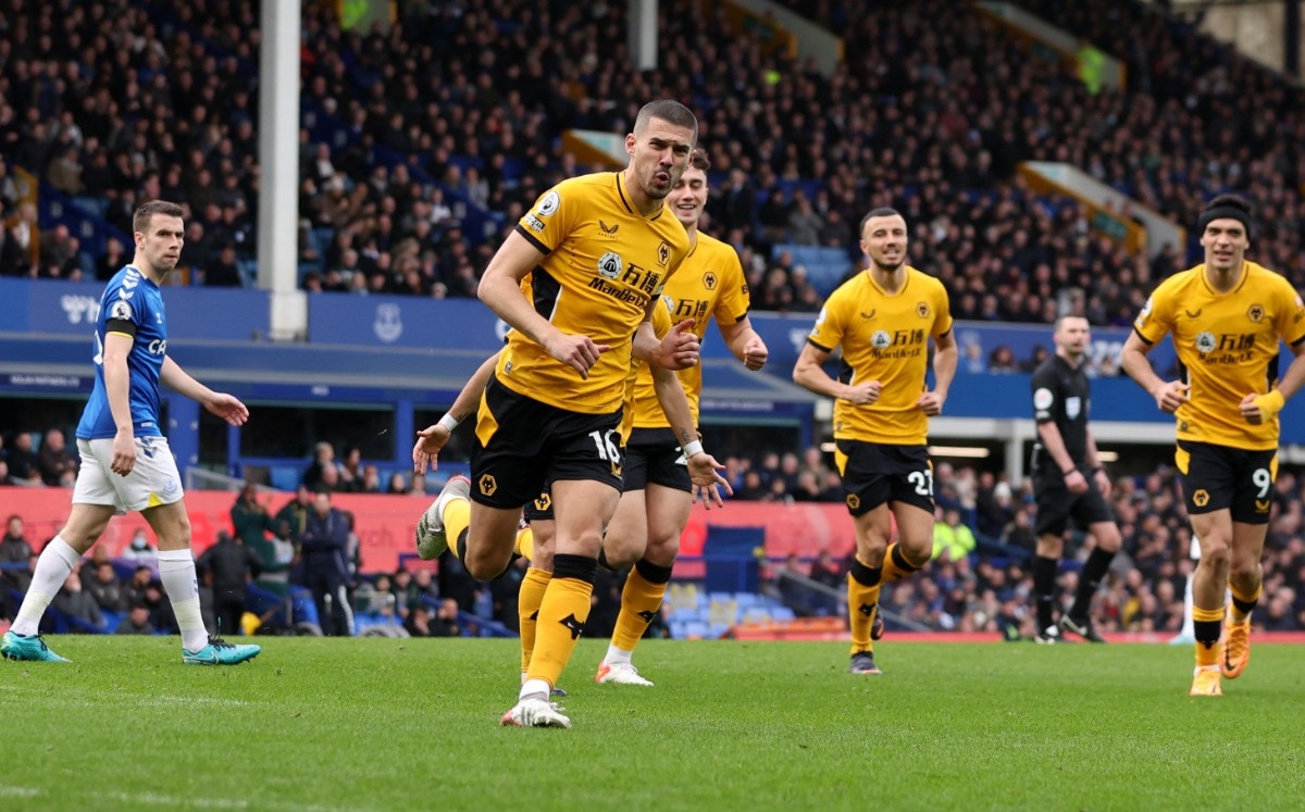 Con Raúl Jiménez como titular, Wolverhampton vence al Everton e hila segundo triunfo (Reuters)