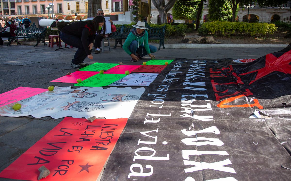 Activistas piden alto a la guerra a través del arte | Andrés Lobato
