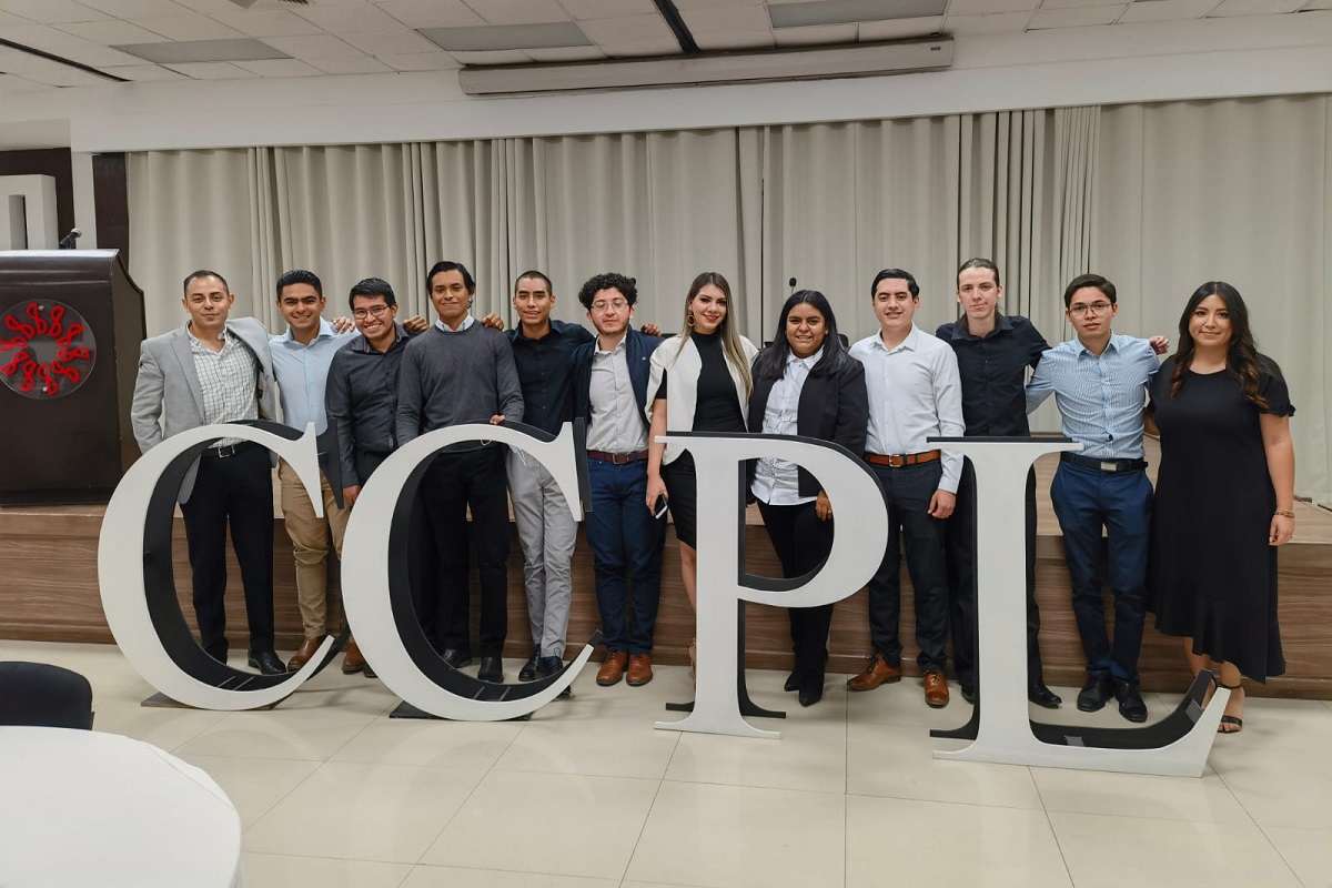 Los alumnos en el Concurso Universitario de Habilidades Contables y Fiscales. (cortesía)