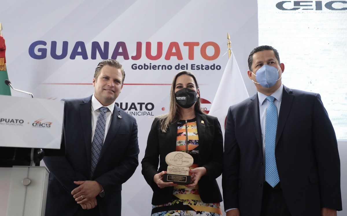 El gobernador, Diego Sinhue, estuvo presente en la ceremonia / Foto: Especial