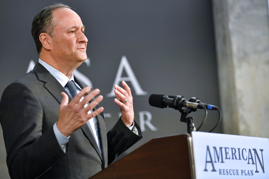 Doug Emhoff, segundo caballero y esposo de la vicepresidenta de EU, Kamala Harris. (AP)