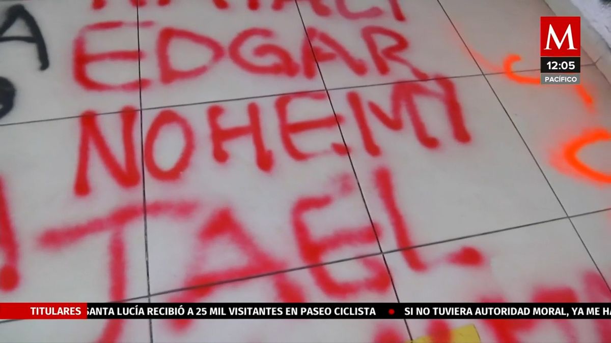 Familiares de personas desaparecidas realizan una protesta en CDMX