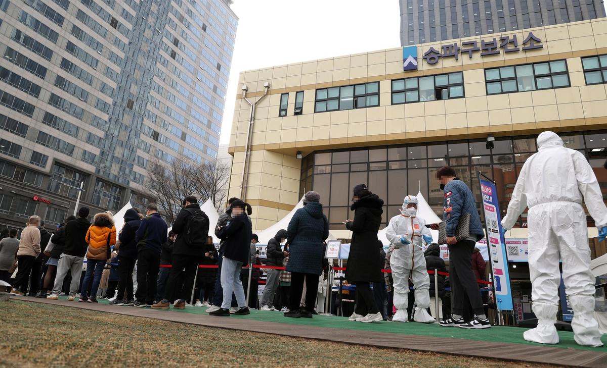 La pandemia de covid-19 se ha disparado en Corea del Sur debido a la variante ómicron, que ha aumentado los casos en febrero. (EFE)
