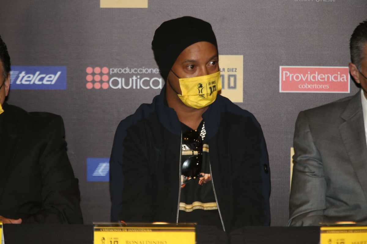 Ronaldinho será investido en el Salón de la Fama del futbol este 2022. (Jorge Sánchez)