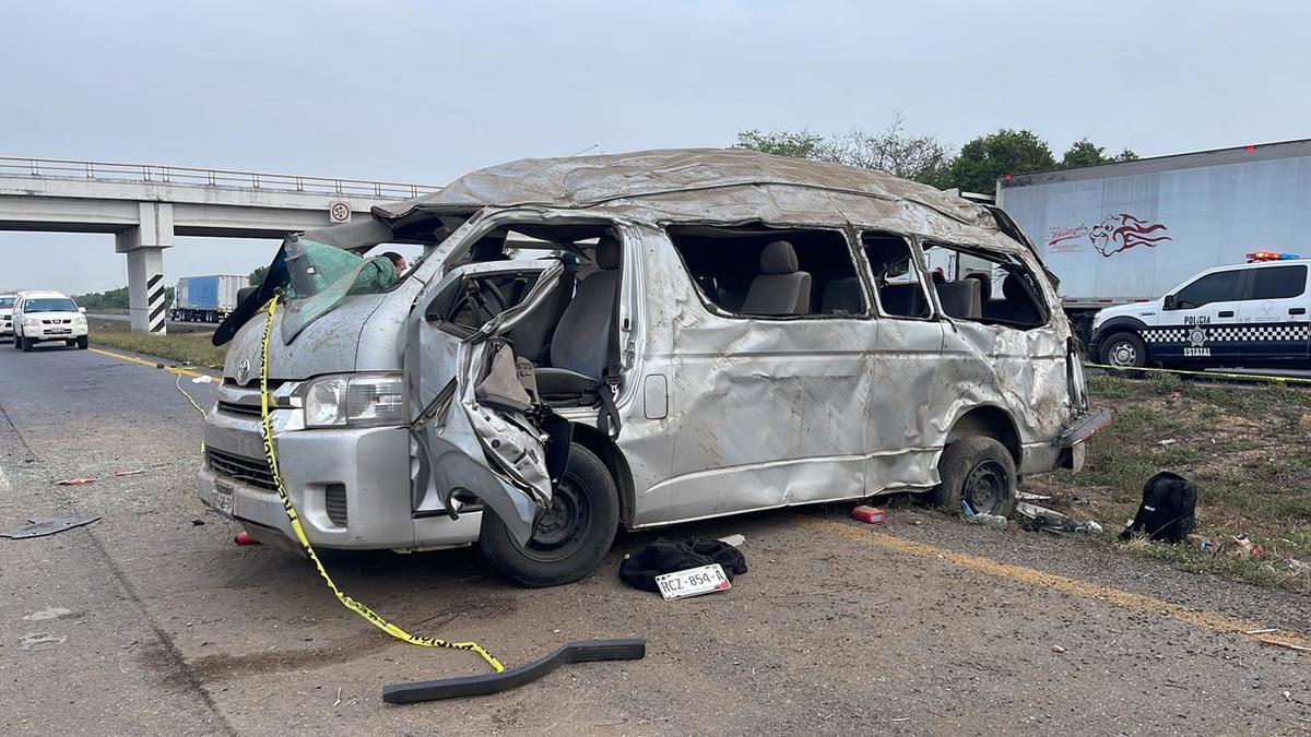 El vehículo viajaba a exceso de velocidad en la carretera veracruzana. (Especial)