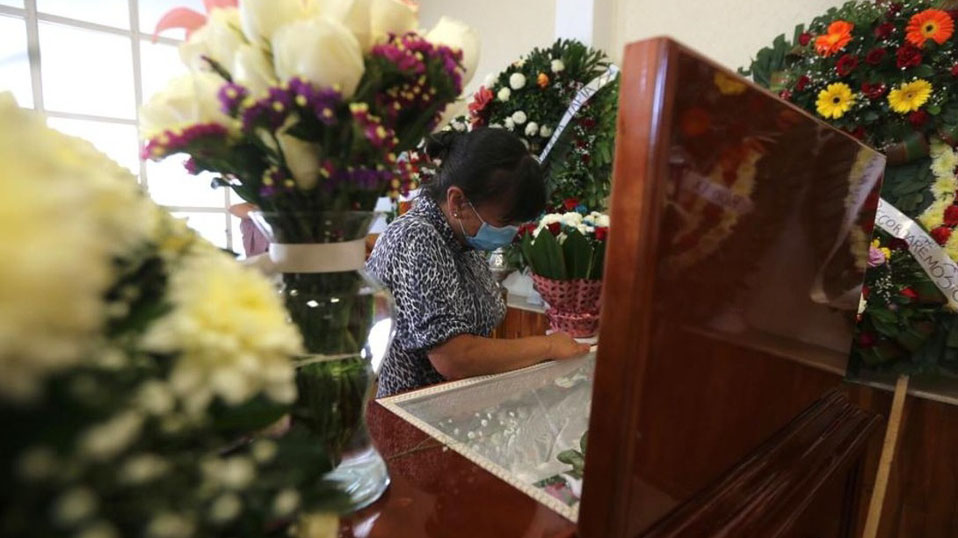 Amenazan a periodistas en funeral de Armando Linares