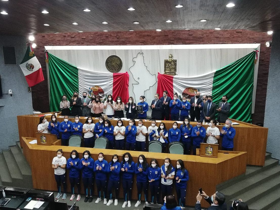 Congreso de Nuevo León reconoce a las Rayadas del Monterrey. Foto: Sandra González.