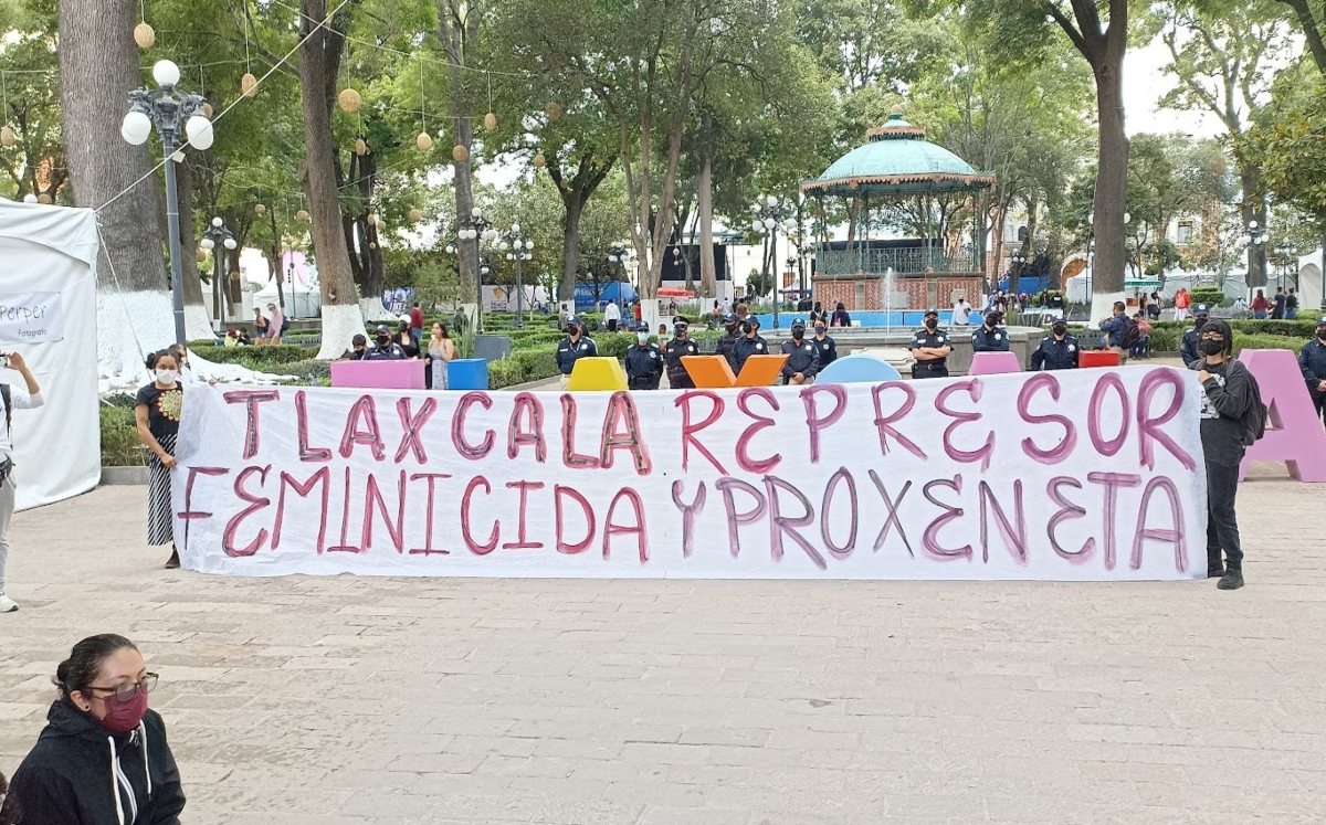 Feministas se manifiestan durante el Tour de Voleibol de Playa en Tlaxcala 2022 | Especial