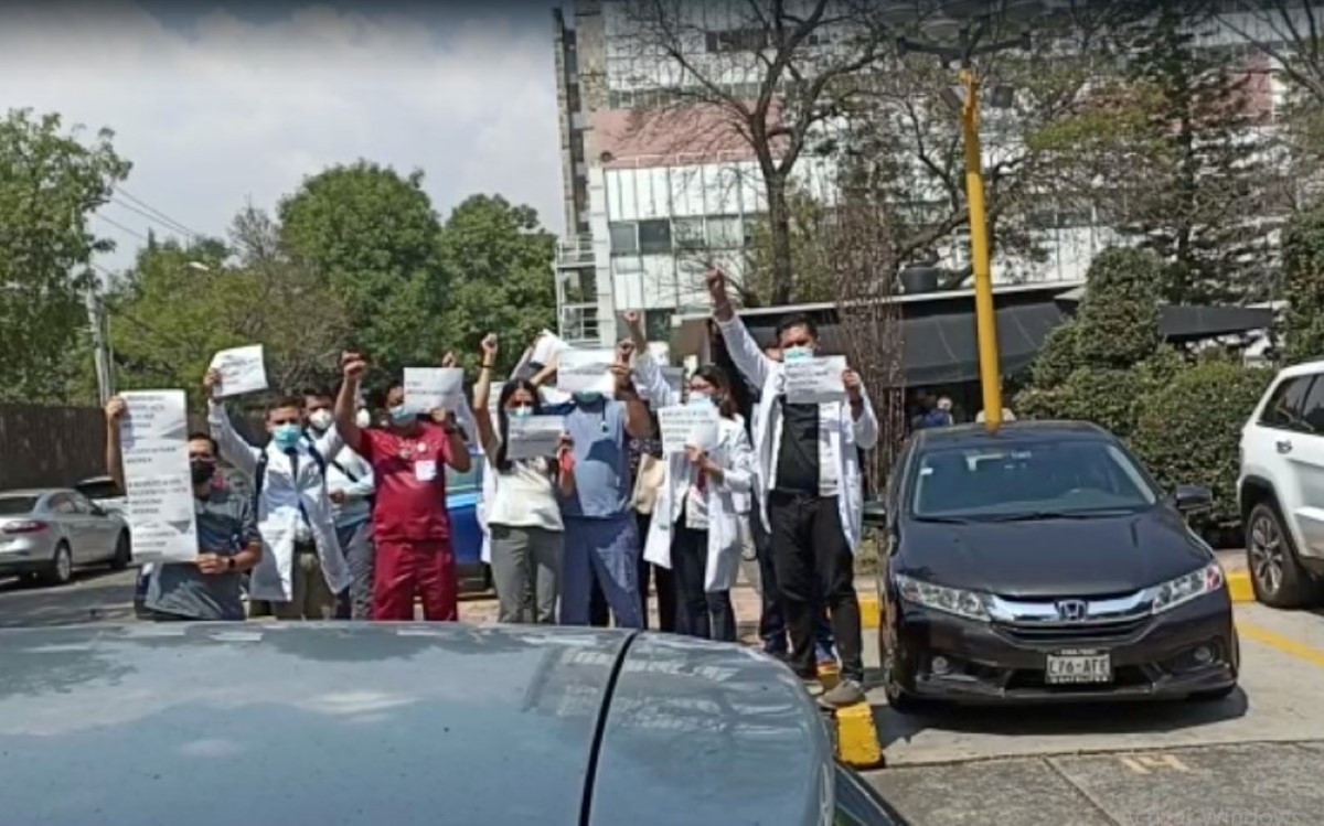 Los médicos protestaron dentro del Hospital de Pemex en Azcapotzalco. | Enrique Luna