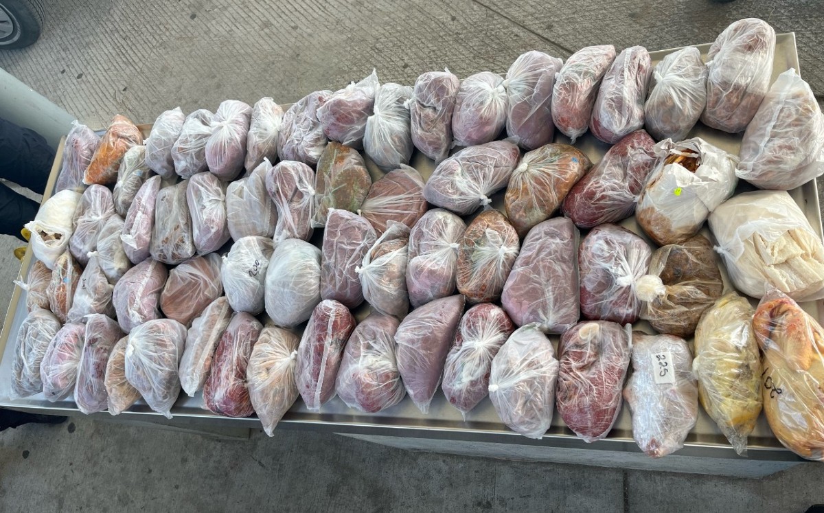 Multan a conductor, decomisan carne y aves en puente 2 de Tamaulipas