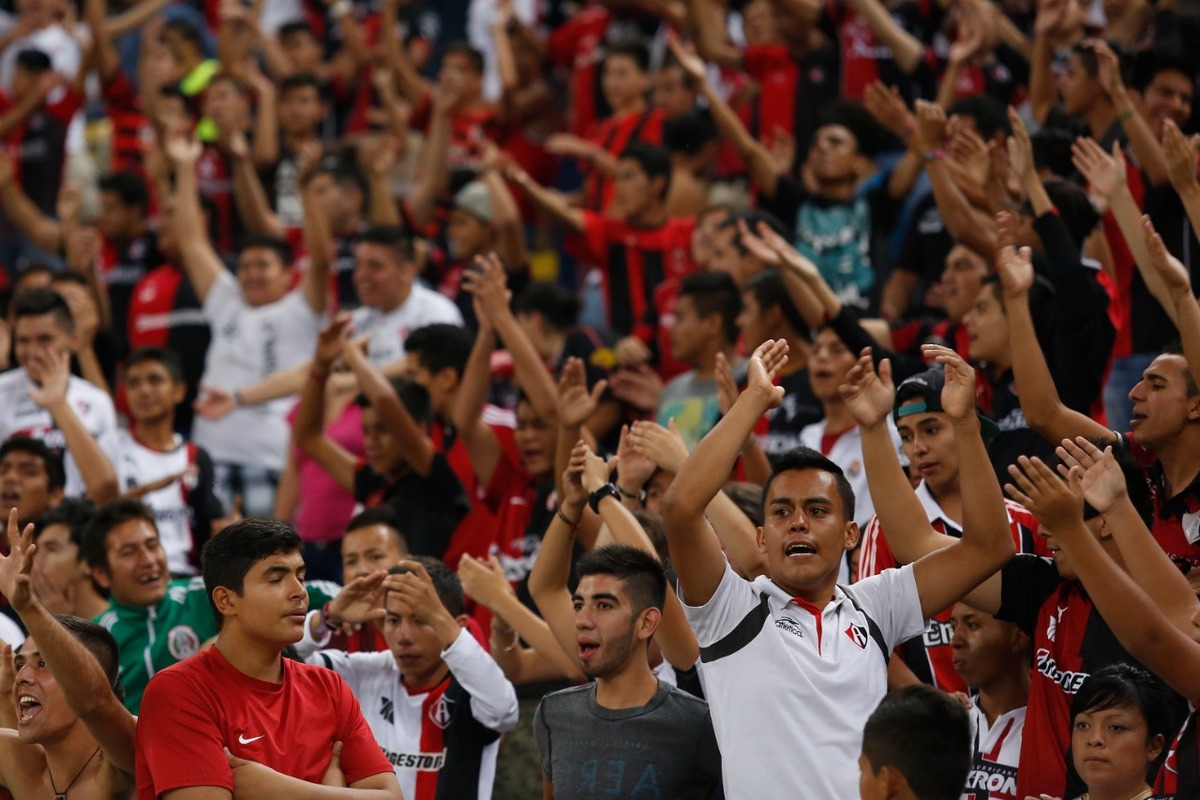 Aficionados en el Estadio Jalisco (Imago 7)