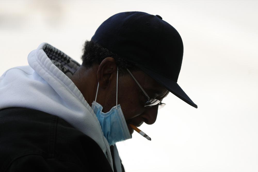 Consumo de tabaco disminuyó durante la pandemia de covid-19 (AP)