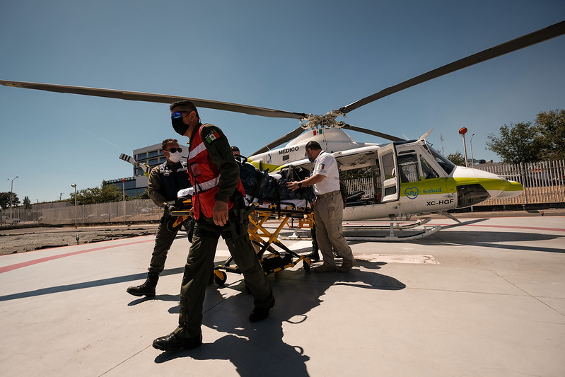 El joven fue trasladado en helicóptero. (Cortesía)