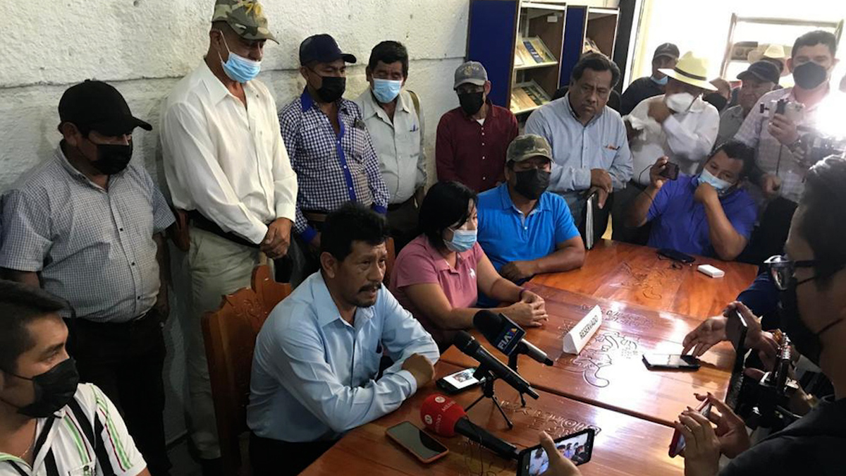 Exigen liberar a campesinos retenidos en Altamirano, Chiapas