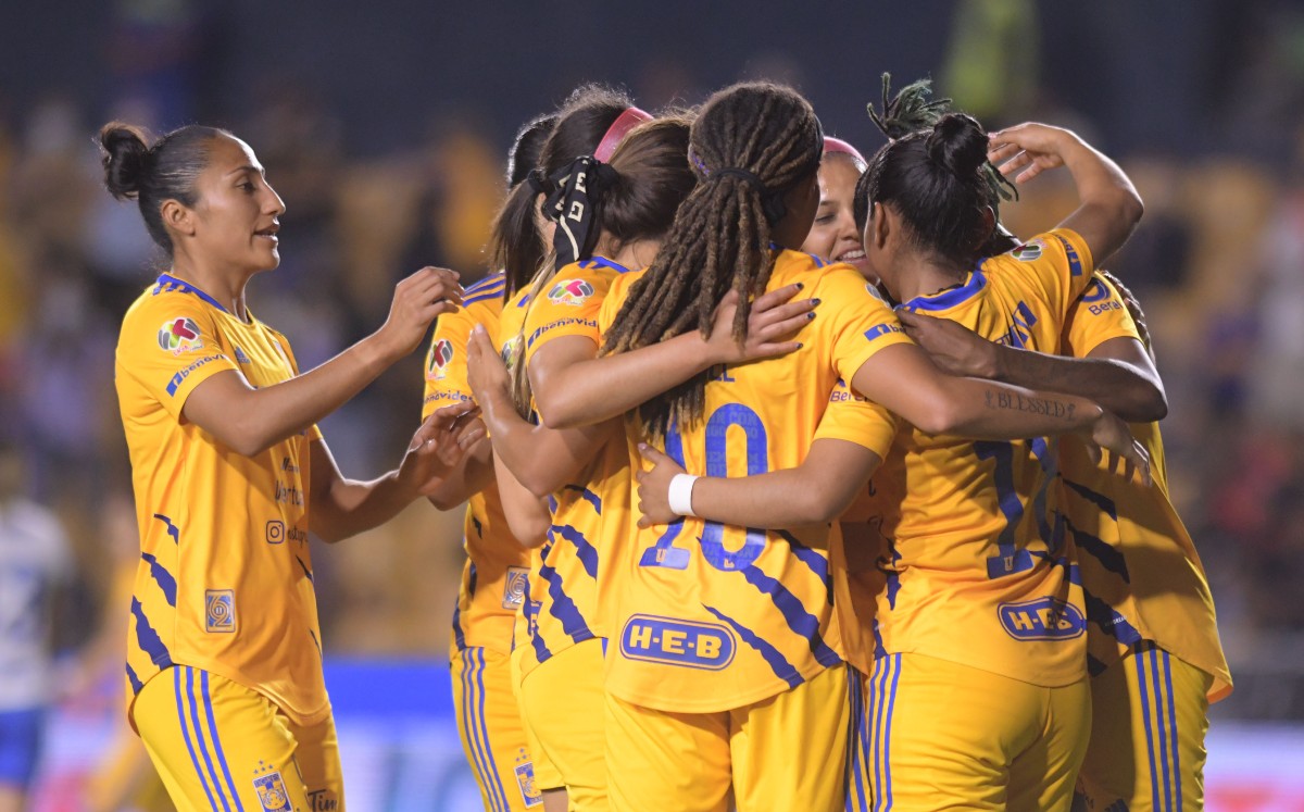 Tigres Femenil golea a Cruz Azul en el Volcán (Imago7)