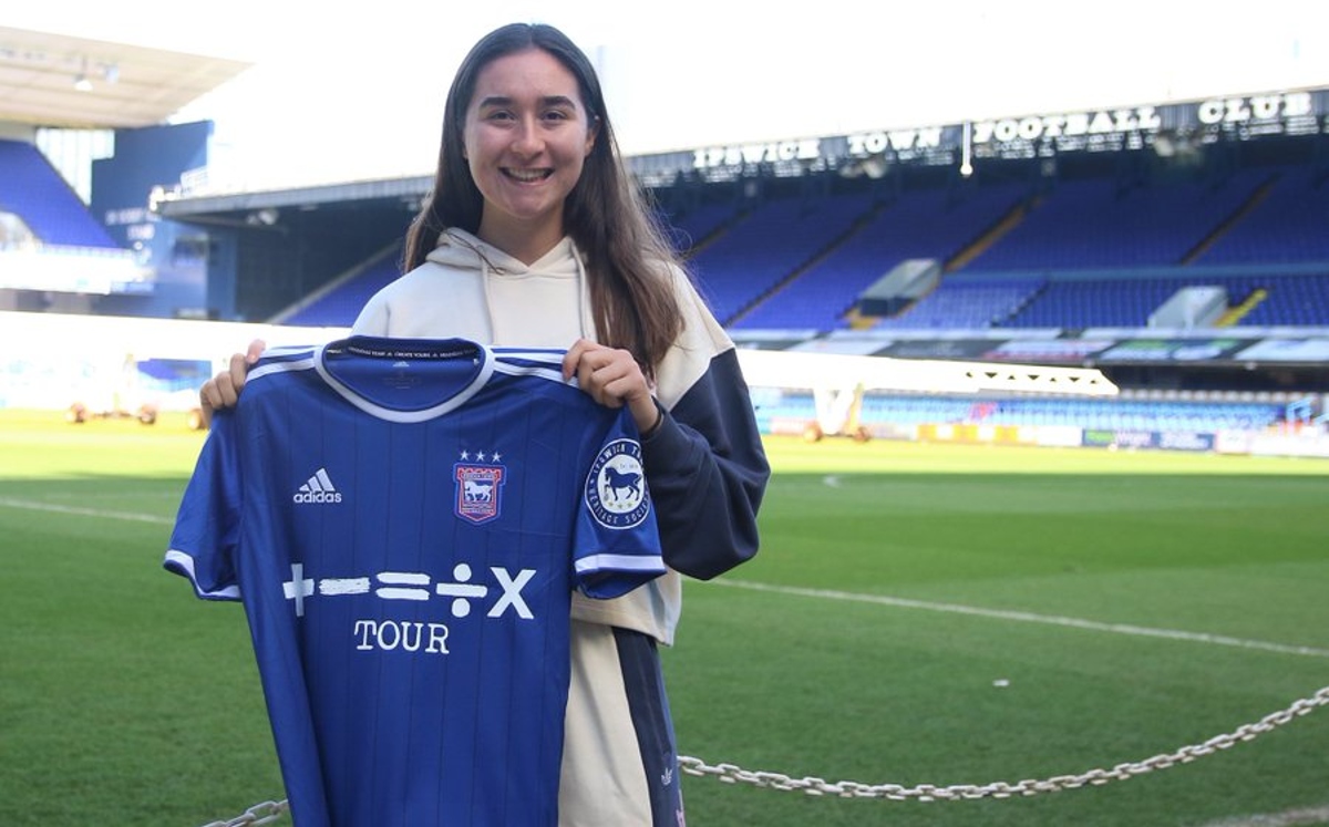 Silvana Flores, hermana de Marcelo, es nueva jugadora del Ipswich Town (Twitter)