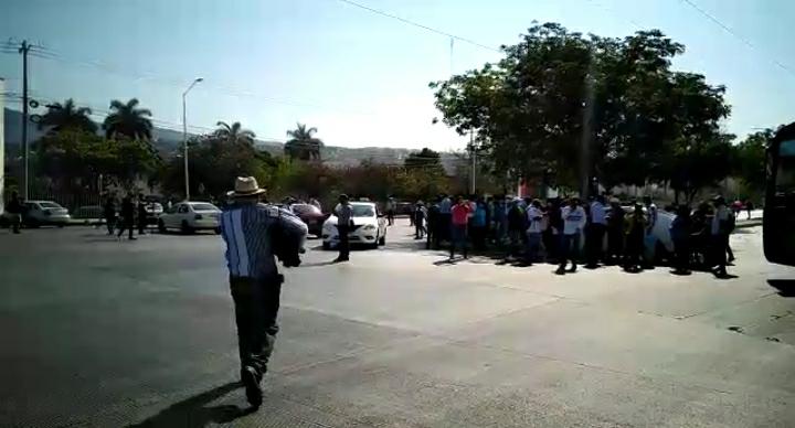 También se manifiestan en otros puntos.