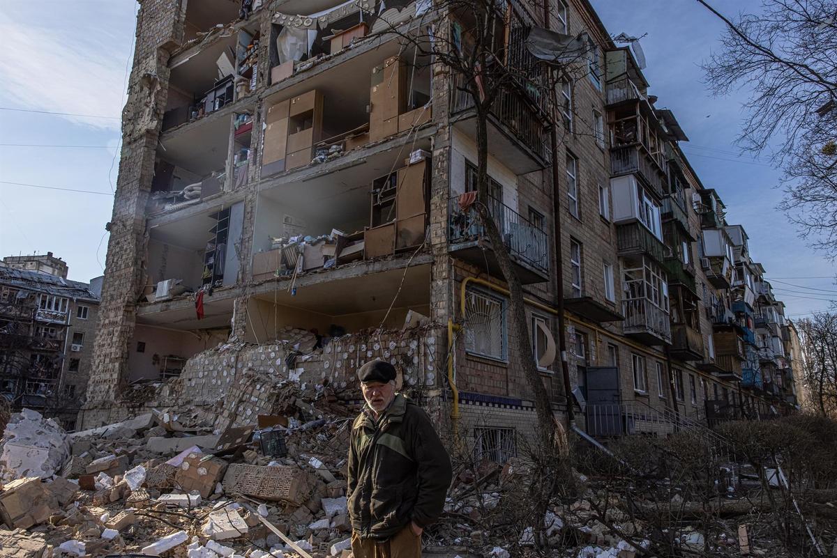 Varios edificios han resultado afectados. (EFE)