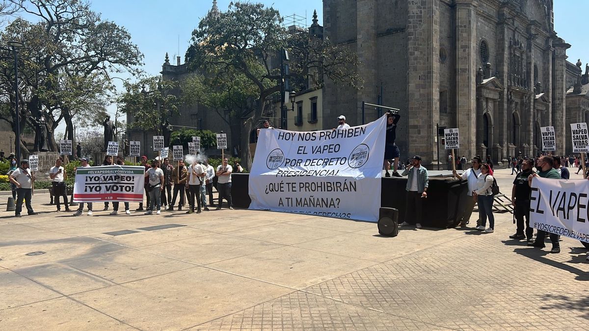 Comunidad de vapeadores protesta en Guadalajara (Pablo Nuñez)