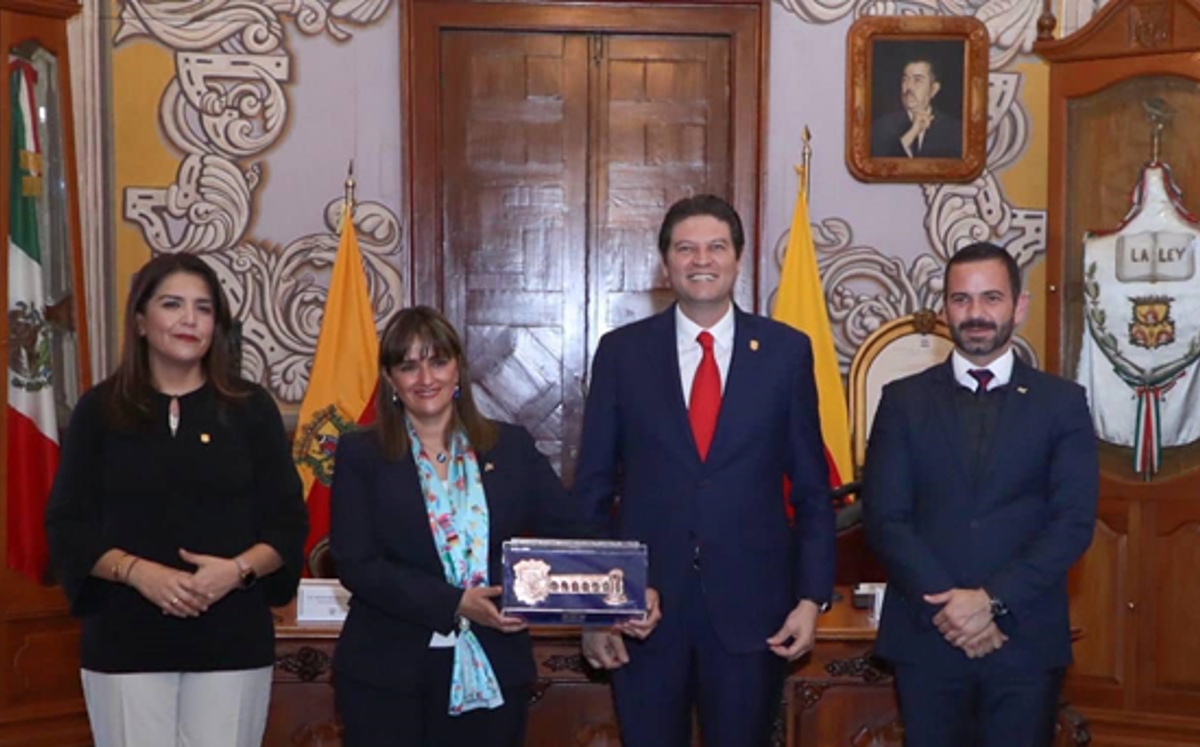 La ministra Margarita Ríos Farjat indicó que fue un honor recibir el reconocimiento. | Especial