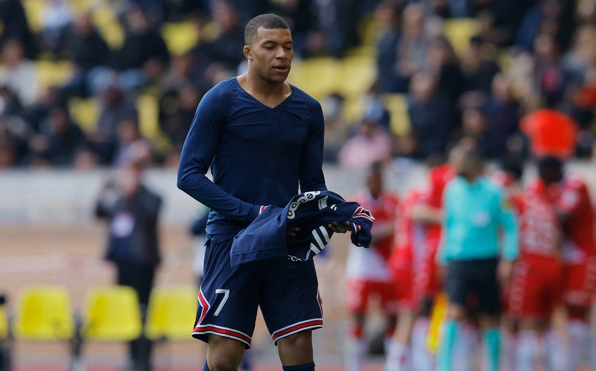La enérgica reacción de Kylian Mbappé tras a derrota del PSG (Reuters)
