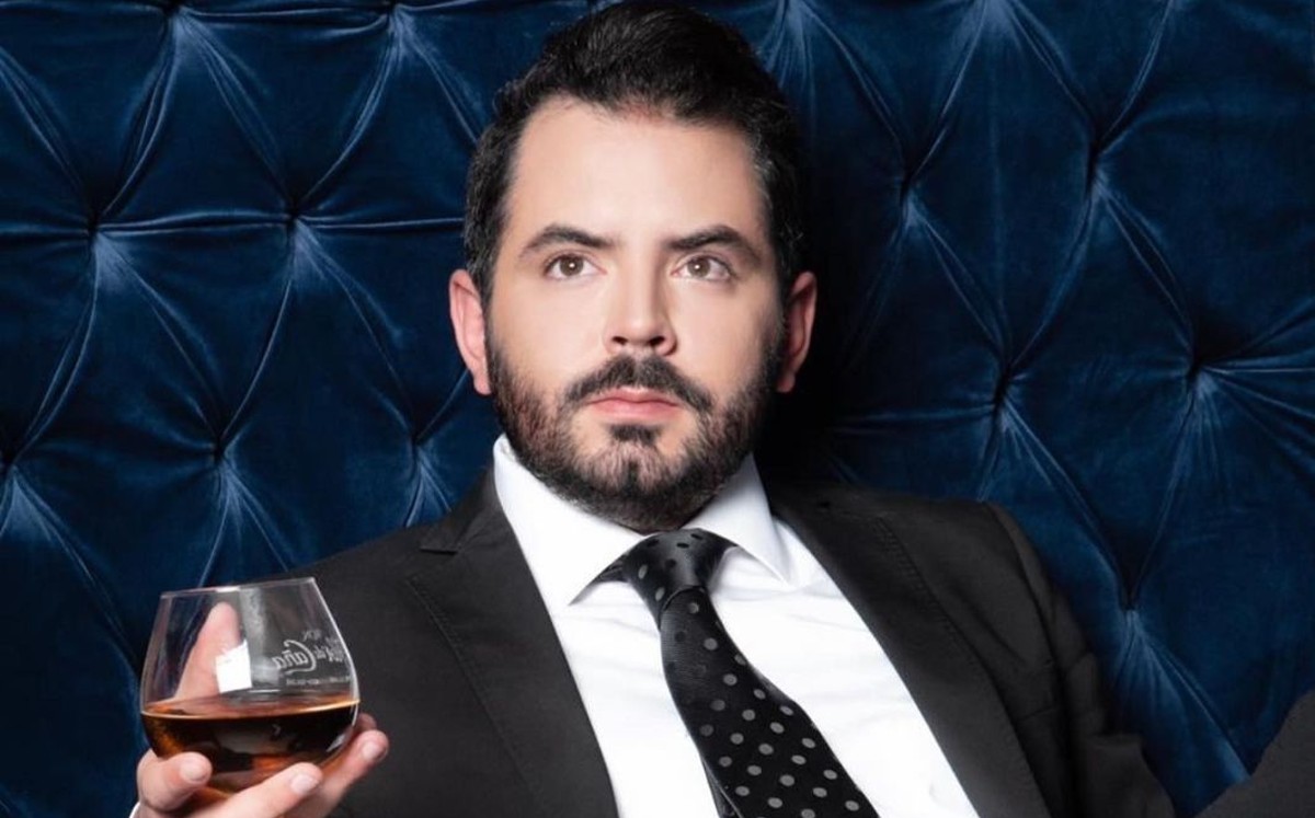 José Eduardo Derbez gastó 10 mil pesos en look que no quedó como quería (Instagram).