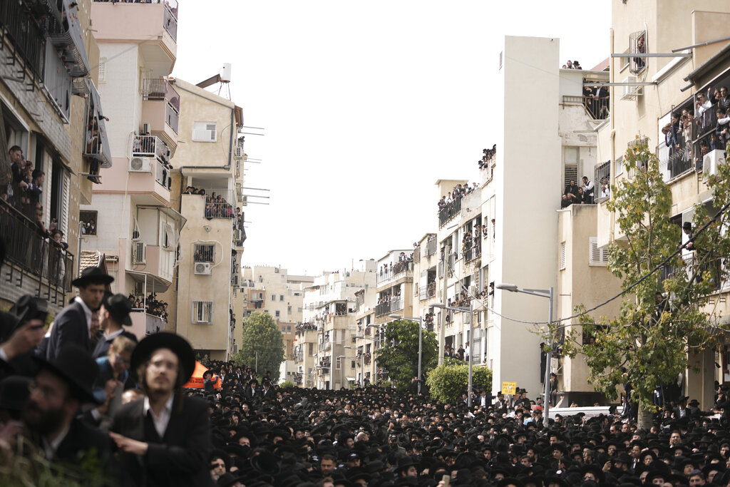 Miles de judíos ortodoxos en Israel simpatizaban con el rabino Jaim Kanievsky. (AP)