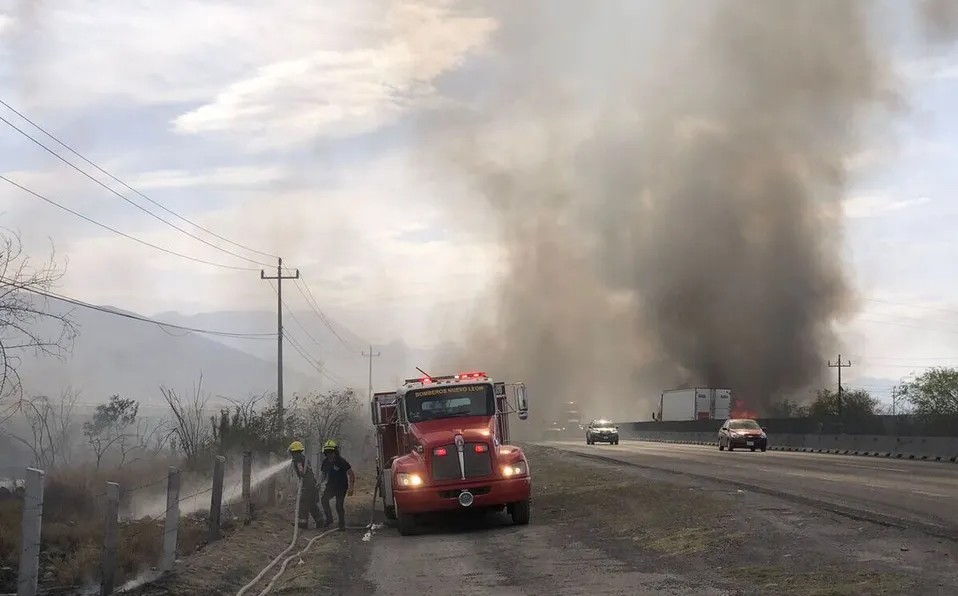 El siniestro fue reportado cerca de las 15:30 de este lunes. Foto: Especial