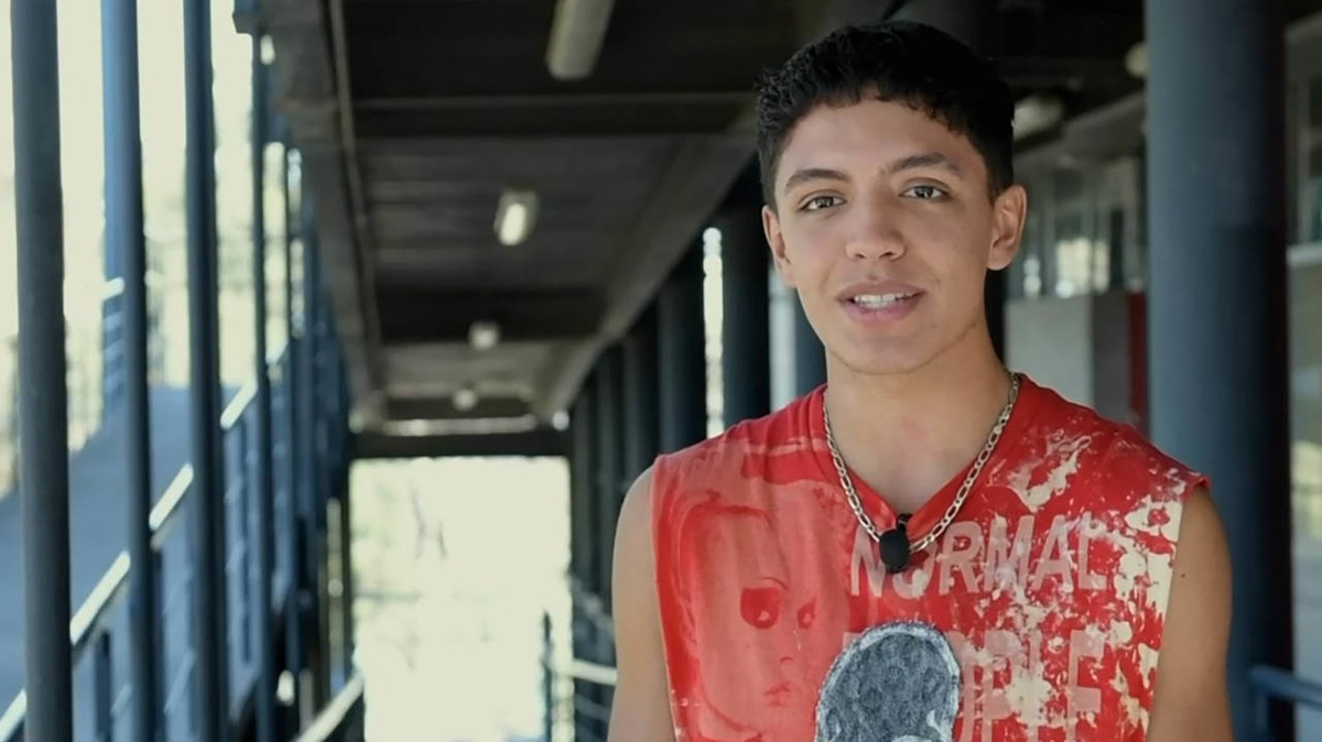 Estudiante de la UNAM canta rap conta el racismo