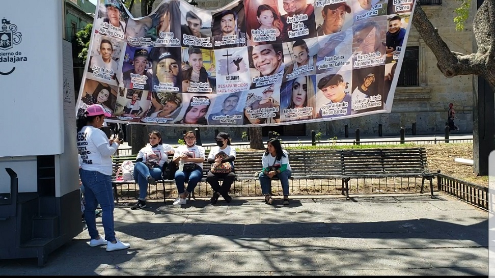 Familiares de personas desaparecidas crean 'Expo Denuncia' en Guadalajara (Roberto Hurtado)