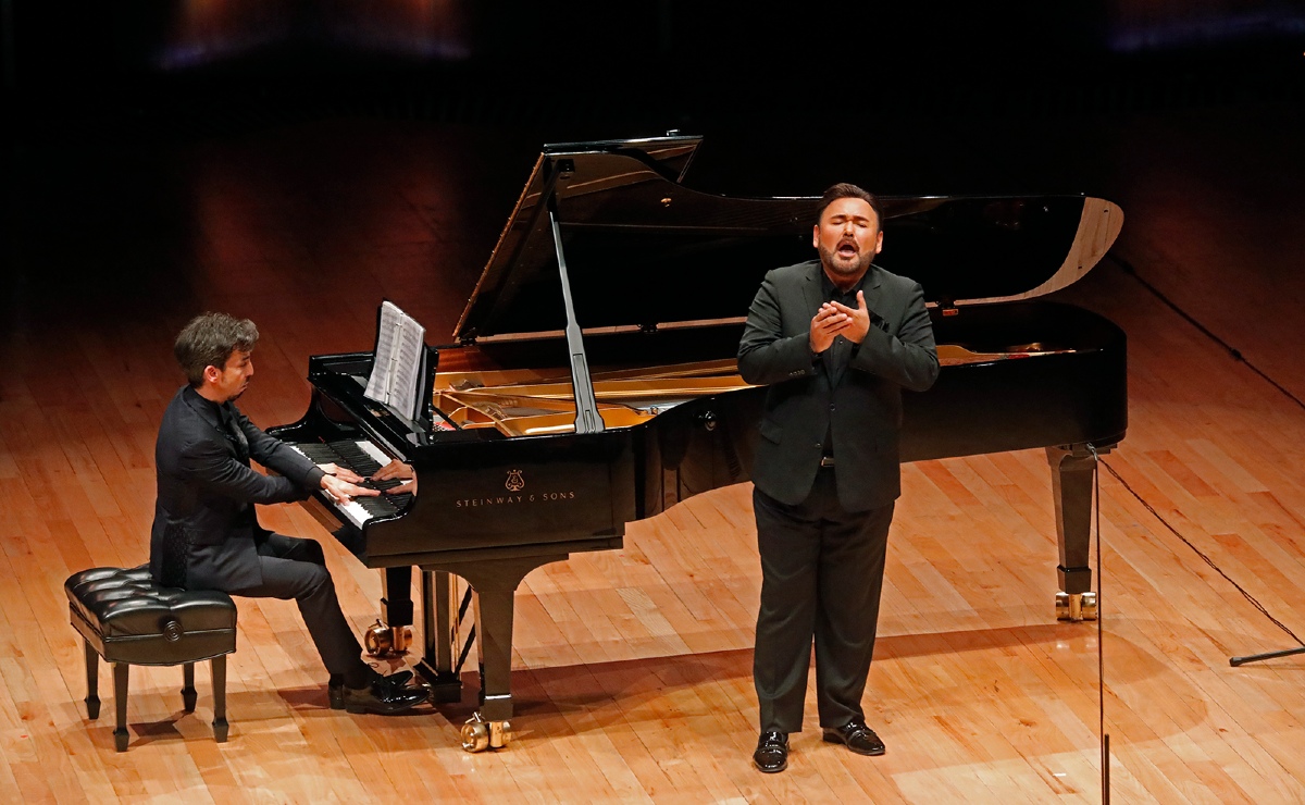 Javier Camarena y su pianista Ángel Rodríguez en la Sala Neza. (Foto: Barry Domínguez)