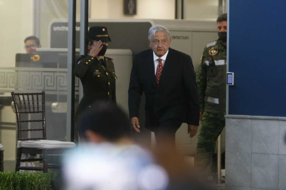 El presidente López Obrador visitó las instalaciones del nuevo aeropuerto. | Ariana López