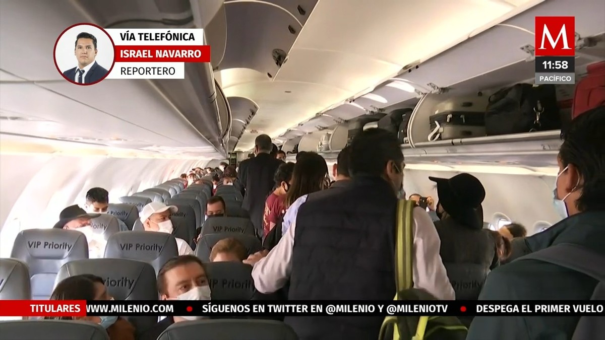 Primero pasajeros en aterrizar en AIFA