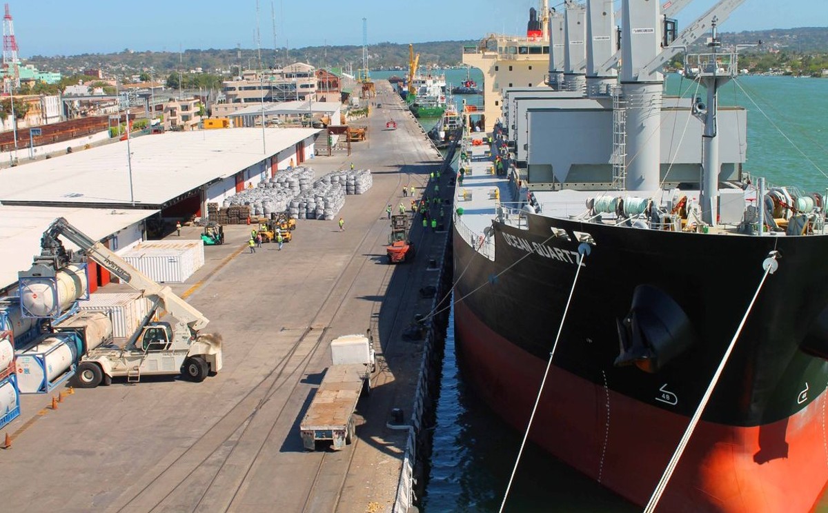 Puerto de Tampico moviliza diversos productos para exportación e importación.