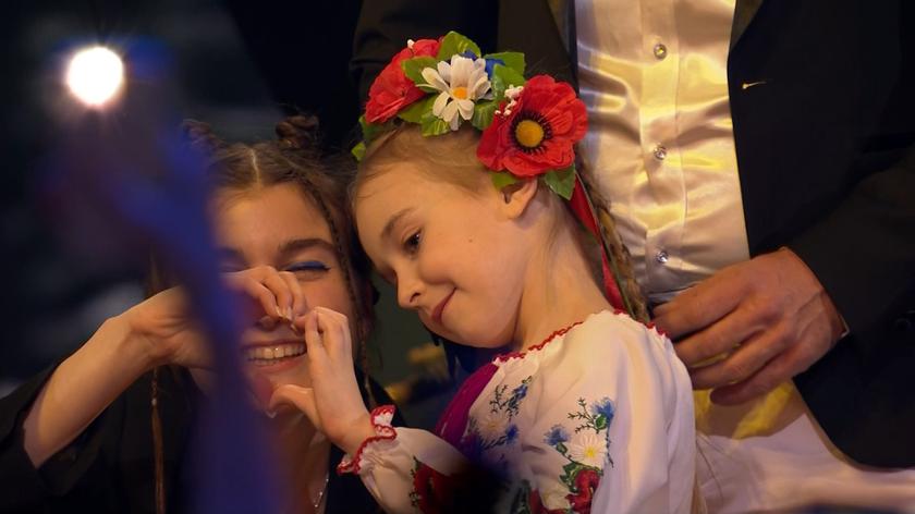 Amelia Anisovych durante el evento de recaudación de fondos en Polonia. (Twitter)