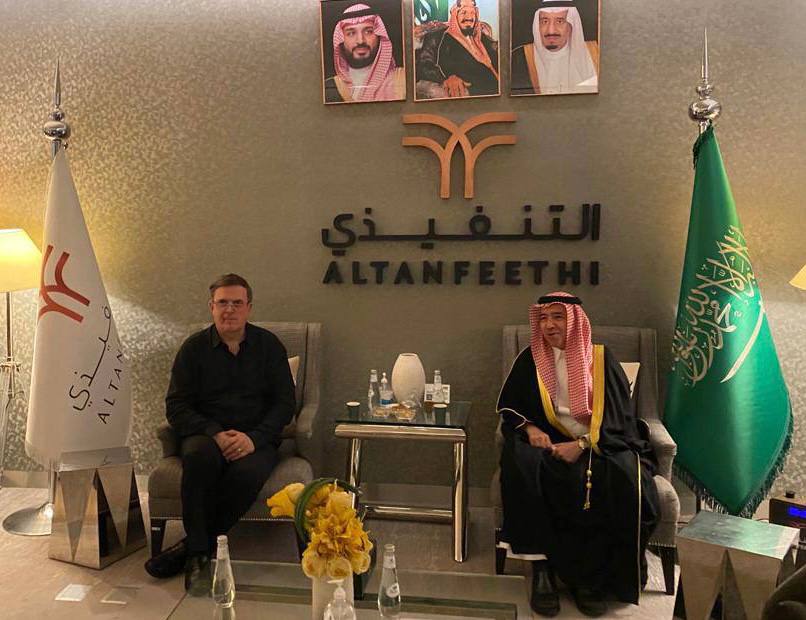 En la capital, Riad, el canciller fue recibido por su homólogo saudí Su Alteza Real, Faisal bin Farhan. (Twitter)