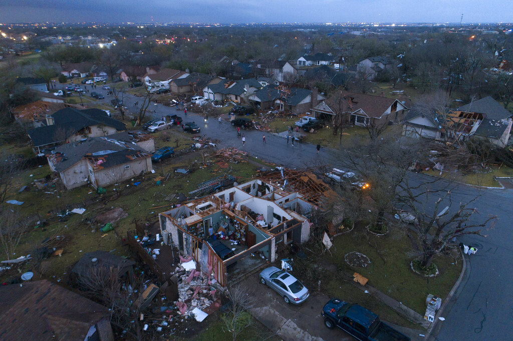 Algunas casas en Texas quedaron afectadas por los tornados. | AP