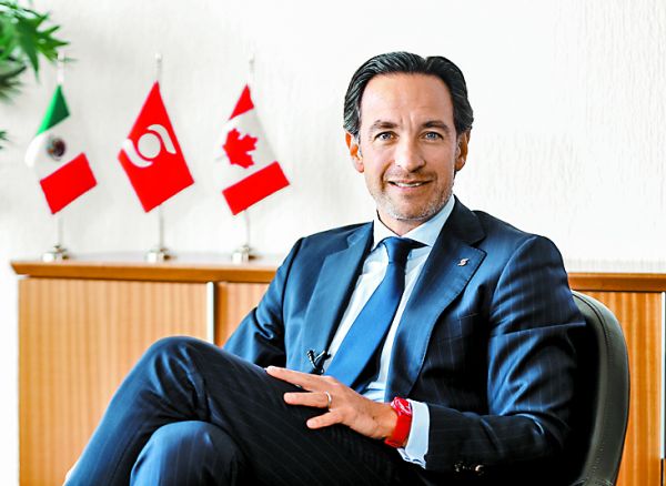 El director general del banco. Araceli López