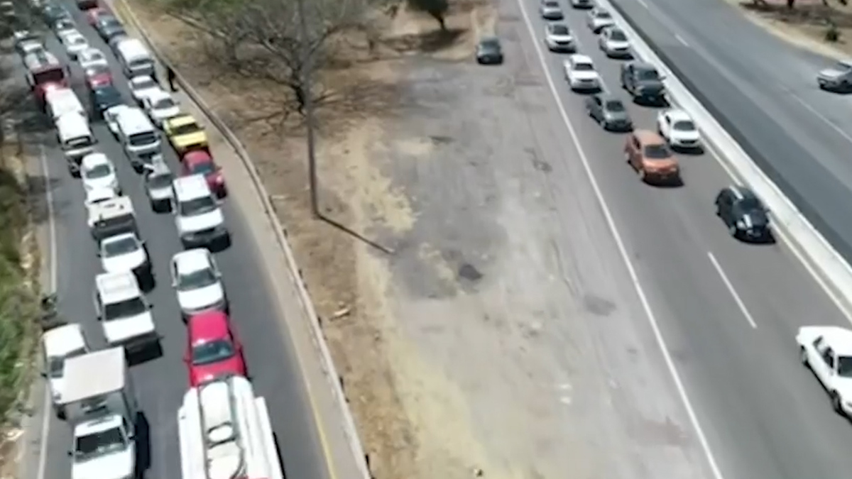 Reportan bloqueo parcial en la Autopista del Sol, Guerrero