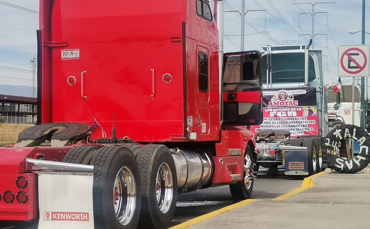 Señalan que son víctimas de la delincuencia en todas las carreteras del país. (Especial)