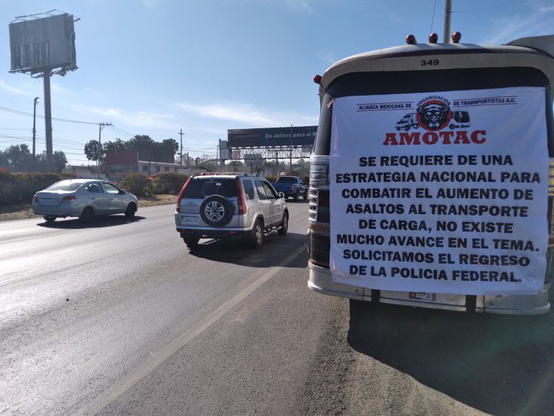 Transportistas de Jalisco se suman a paro nacional con protesta en Guadalajara (Rosario Álvarez)