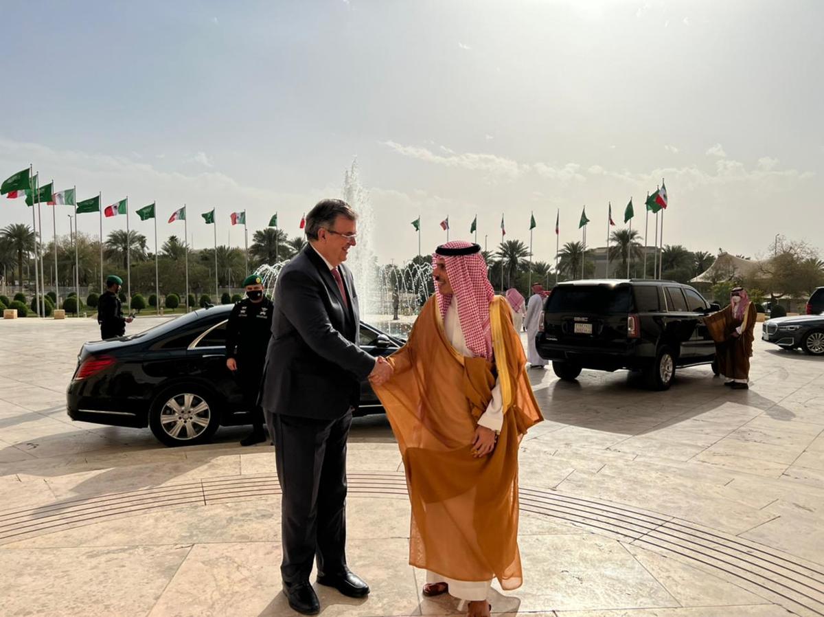 El canciller sostuvo un encuentro de trabajo con su homólogo saudita, el príncipe Faisal bin Farhan Al Saud. (Twitter)
