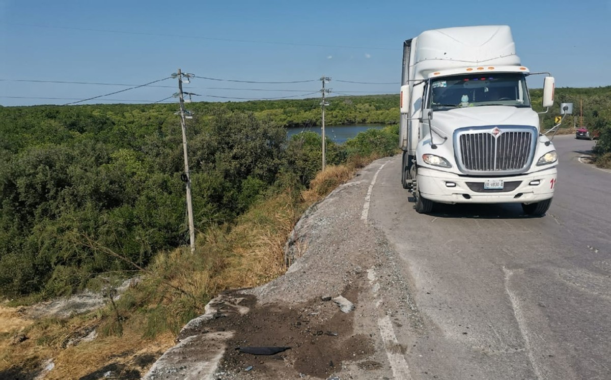 Carreteras del norte de Veracruz un riesgo para unidades pesadas