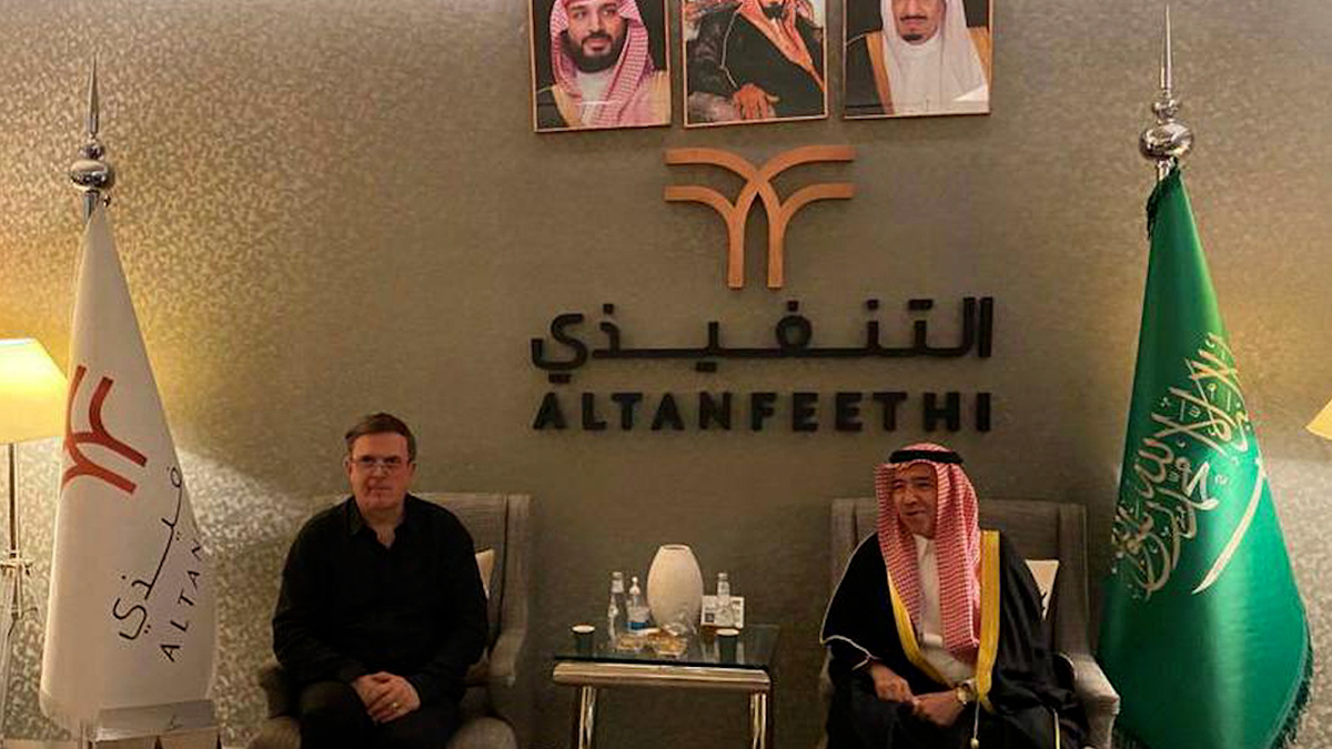 Ebrard llega a Arabia Saudita, primer escala de su gira