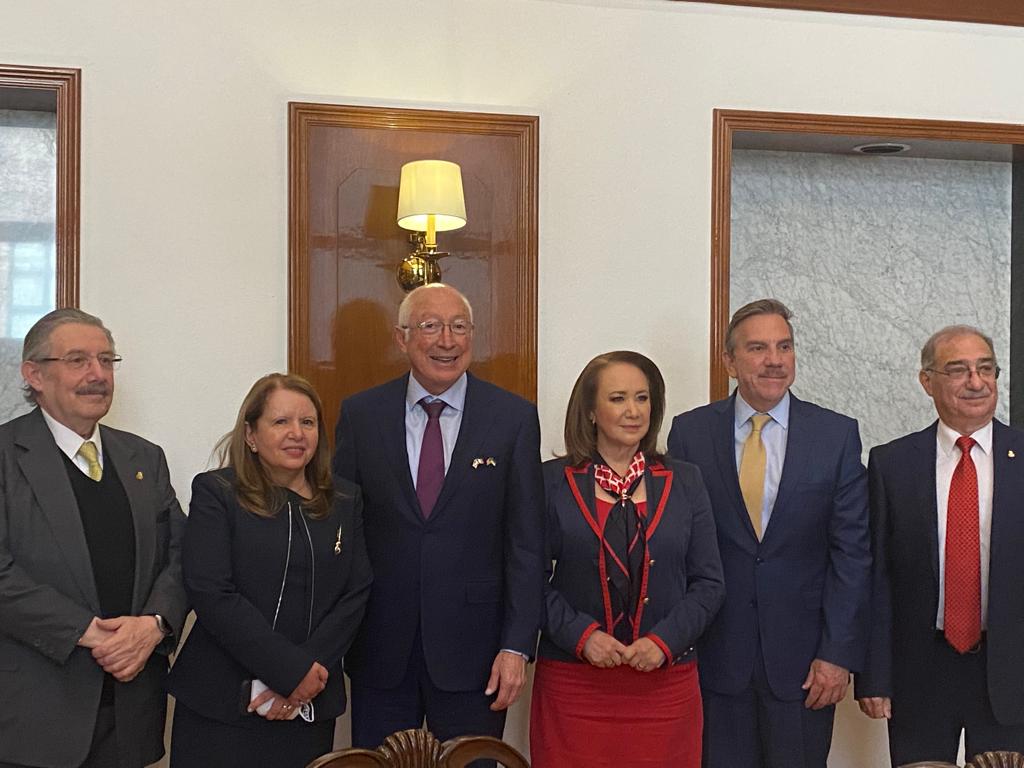 Ken Salazar y los ministros de la Segunda Sala de la SCJN. (Twitter @USAmbMex)